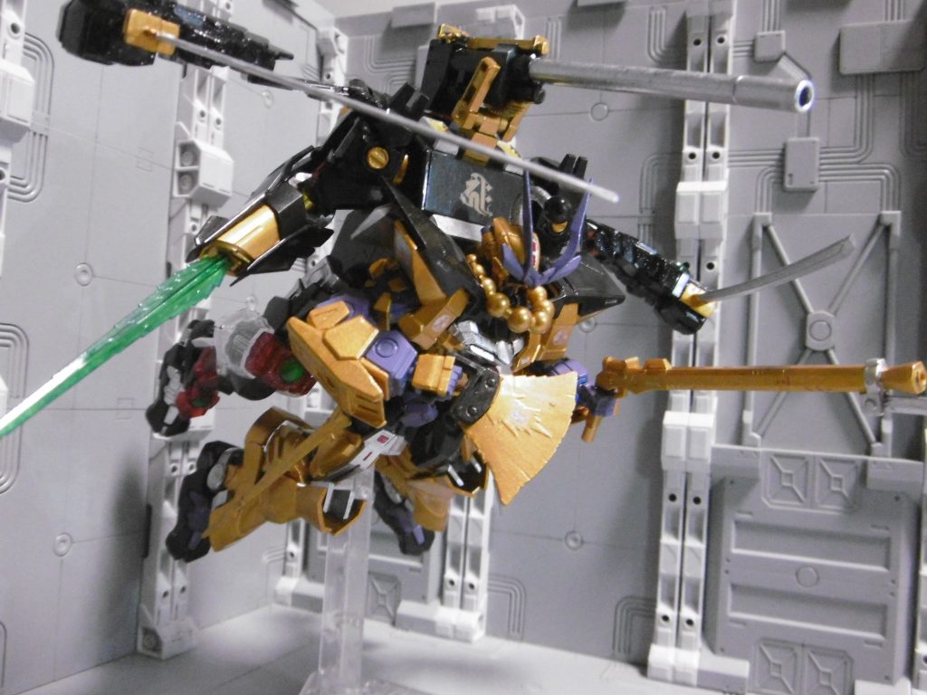 ただのネタキャラでは終わらない。
侍衛左膳と合体で*『閃極超将軍』*となるのだ!!
財力に依存せず武力で制圧する外道。
誇示しなくても下衆であるのに変わりは無い。
この状態の写真も多数ありますが、掲載数上限に達したため次回分の別枠に。興味ある方いなくても一応投げておきますので、お暇でしたらどうぞ。今回分に比べたら内容は薄いです