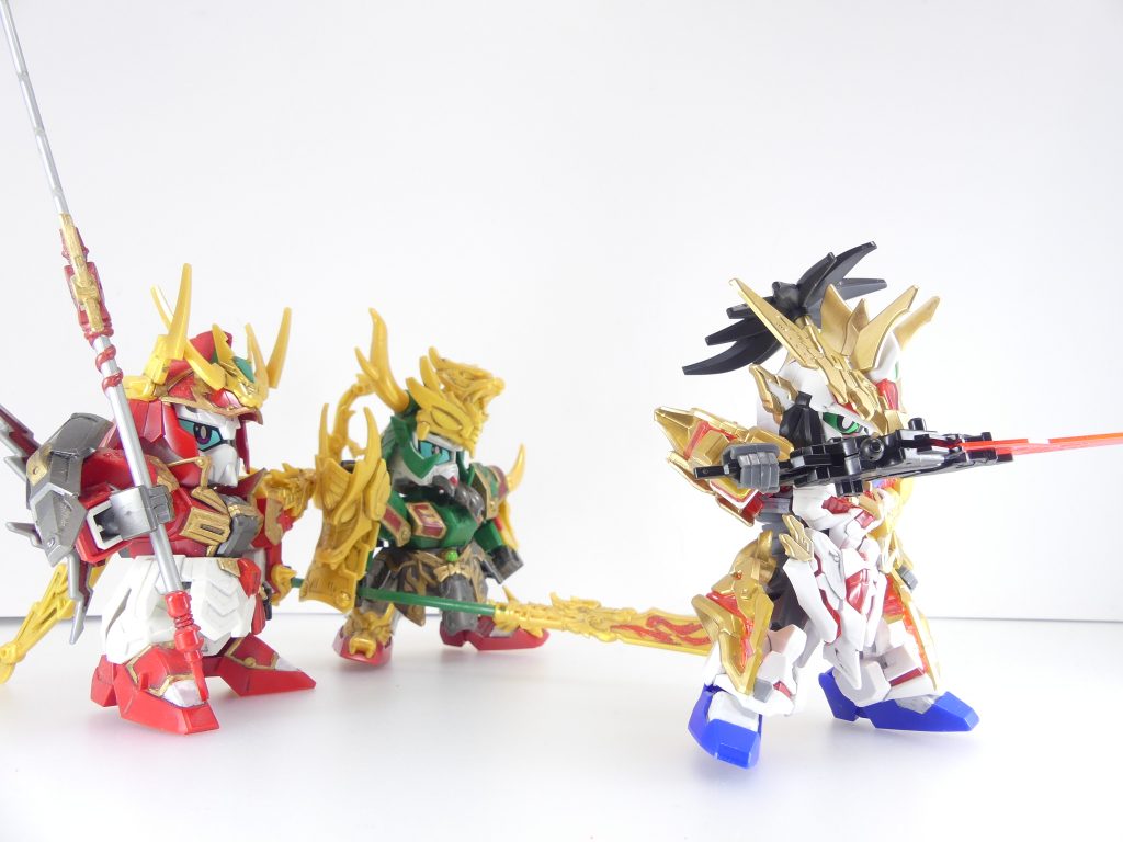 劉備のアニキがなんだかスタイリッシュになっちまったぜ。
BBW当時品の雷装張飛・鬼刃装関羽と。