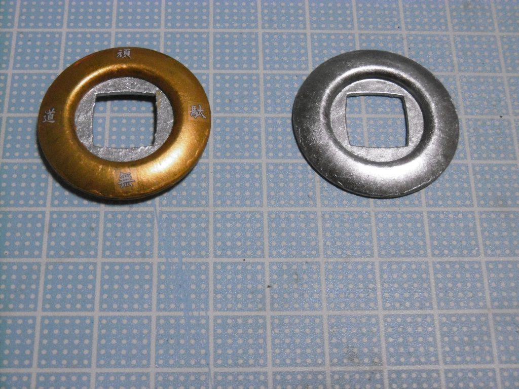 オーガ刃ーXで使われるのはスパイク状エフェクトのみで、ビームラリアットエフェクトは丸々余ります。他に用途も無いので、2つとも使いました。1つは銭極アストレイの武器に、もう1つは銭極侍衛のオプションに。武器以外の通貨設定も最初はあったものの、世界観がややこしくなってくるため、それ以上考えるのを止めました