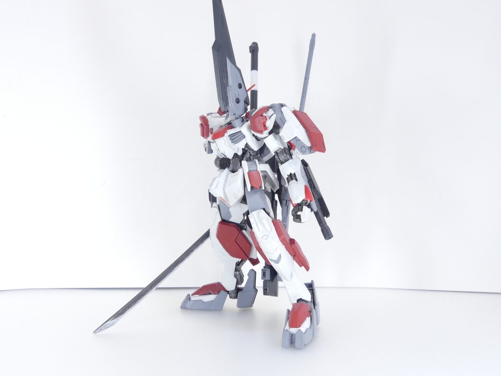 【ガンプラデータ】ベースキット:HGIBO ガンダムグシオンリベイクフルシティ使用キット(増加パーツ分):HGIBO ガンダムバルバトスルプスHGIBA MSオプションセットシリーズHGIBO モビルアーマー ハシュマル付属太刀など「GBNW」もいよいよ終盤。IBA編はラスト1改を残し、オーガさんとの再戦用カルメネールとなりました。ベースとなったカルメネールについては第15改を参照。そこから両腕(前腕から先)と胸部装甲(最初にオーガさんが出てきた第23改で一度破壊されていましたね)を換装、武装を追加した形となります。