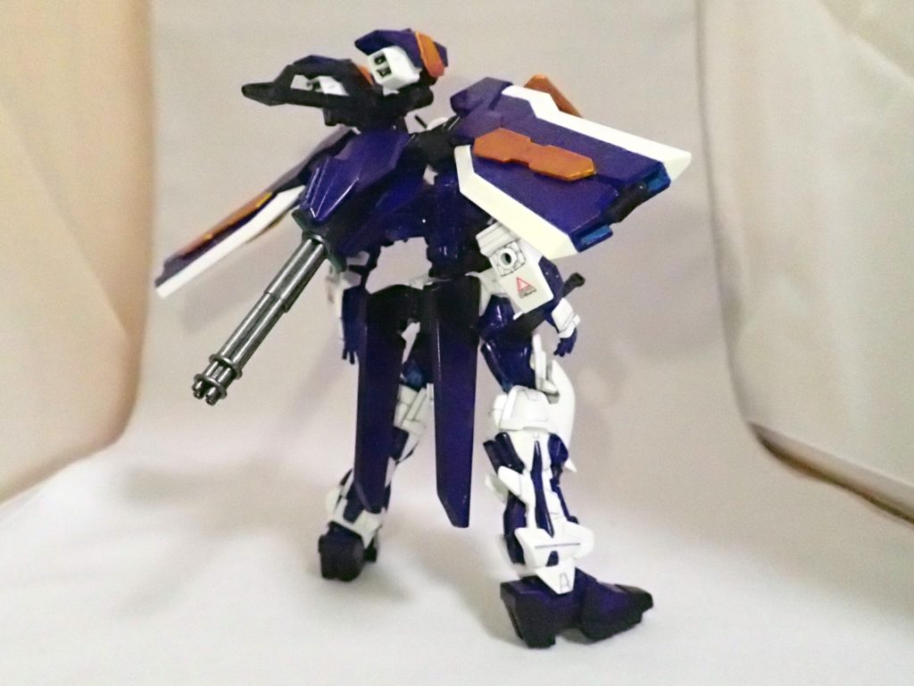 バックショット。
タクティカルアームズを乗せていたフレームは基部以外すべて撤去しました。
おかげで腰回りがスッキリしました。
接続もネオジム磁石に変更したことでタクティカルアームズの脱落が減り、
ストレスがなくなりましたwww