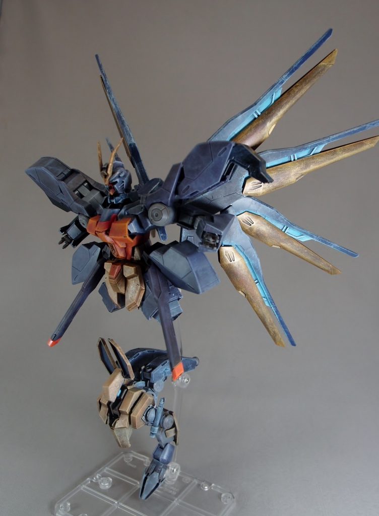 下半身は分離しモビルポッド「シェセプ・アンク」となる。不明点の多い本体とのインターフェース兼データ収集装置、かつ万一の暴走に備えた脱出装置でもある。