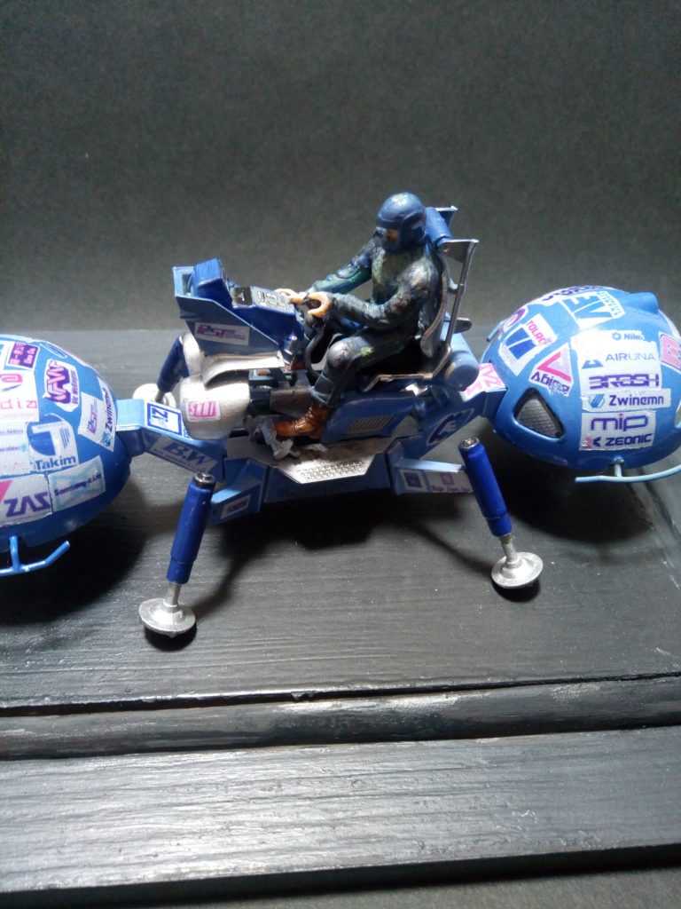 ラジエーターにサナリィのロゴ
後方にはジオニック社やｍｉｐ