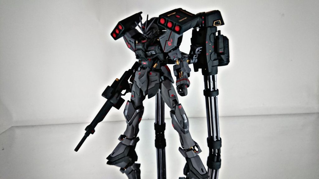 *『遠距離戦闘型』*
大きな『ガトリング』が特徴的。
近距離武器は一つもない装備。