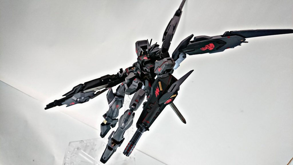 *『高機動戦闘型』*
高機動でありながらも高火力の武器、近距離戦闘もこなす万能型。