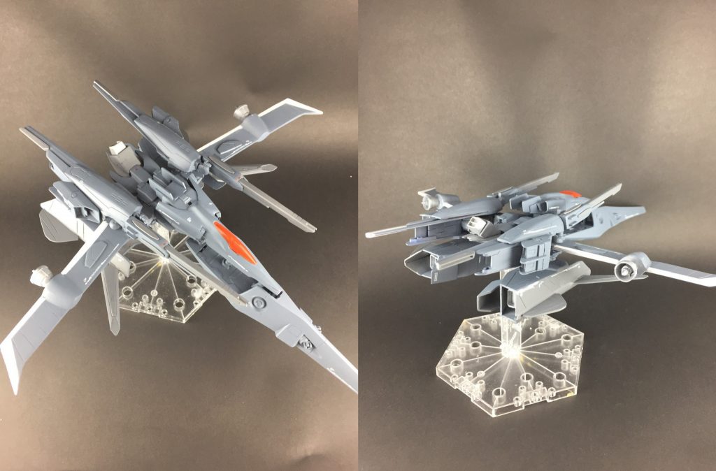 スカイグラスパーF-NX
スカイグラスパーを発展させた、ストライクNX支援戦闘機
機体全体がブロック構造となっており、メインエンジンを内蔵した胴体ブロック、メインブースター、主翼を搭載した主翼ブロック、コックピットを搭載した頭部ブロックの3ブロックに分かれている。それぞれのブロックにハードポイントが存在し、ストライクNX用の脚部増加ブースターを主翼ブロック、複合兵装「エルブラスター」は頭部ブロックに搭載している
このブロック構造により、ストライク合体が可能になっている
