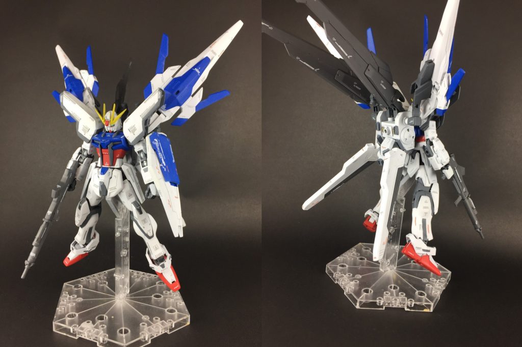 ストライクNX 「フレイムランブル」
バインダーを展開、ツインブロードブレイドを上にはね上げて完成
核エネルギーをバックパックから放出し、機動力を向上させる形態
放出させるスラスター部分が、熱で融解する恐れがあるため最大稼働時間は3分