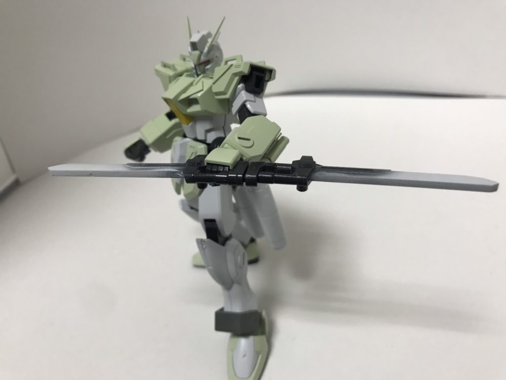 一応、腰の武器は二つで一つになるようになっています。
ソードインパルスが持っていたMMI-710 エクスカリバーレーザー対艦刀を
小型化したものだと考えています。
(パイロットはエースパイロットではないので敢えて短めに・・・)