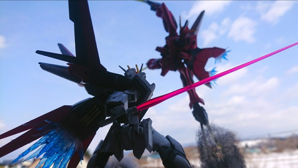 という訳でヴィネット【閃光の刻】でした。
最後の写真、初めて自然光撮影したんですが良いロケ地が近場になくて時間の都合でベランダからの撮影なのでそのうち撮り直したいなぁと思ってます。
ともかくご覧頂きありがとうございました、もしよければSEEDコン第一弾のこちらも見て頂けると喜びます\(°∀° )/
https://gumpla.jp/hg/177997