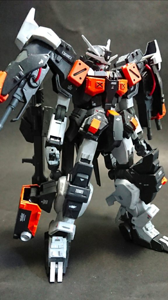 まずは本体
各所にミサイルハッチをはじめとしたギミックがあります