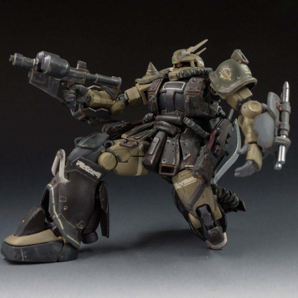 唯一の射撃武器、MMP-78改 マシンピストル。
タルギアソリッドに出てくるキャラクター、The Bossの持つマシンピストル「パトリオット」を参考に作ってみました。