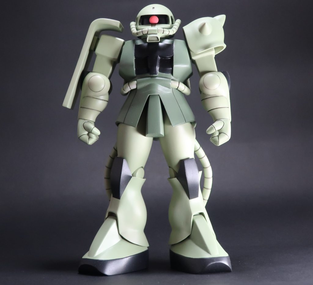 設定画に忠実なザクが欲しいなと思っていたところ、イベント会場で売られていたこのキットを見て一目ぼれしました。