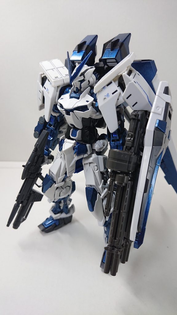 【第二案】
シールドはやっぱSEED系が一番!ってことでシールド+RGフルアーマーユニコーンのガトリングを採用。
これなら撃ち尽くした後パージして軽量化になるよね!ってちょっとした脳内妄想を・・・