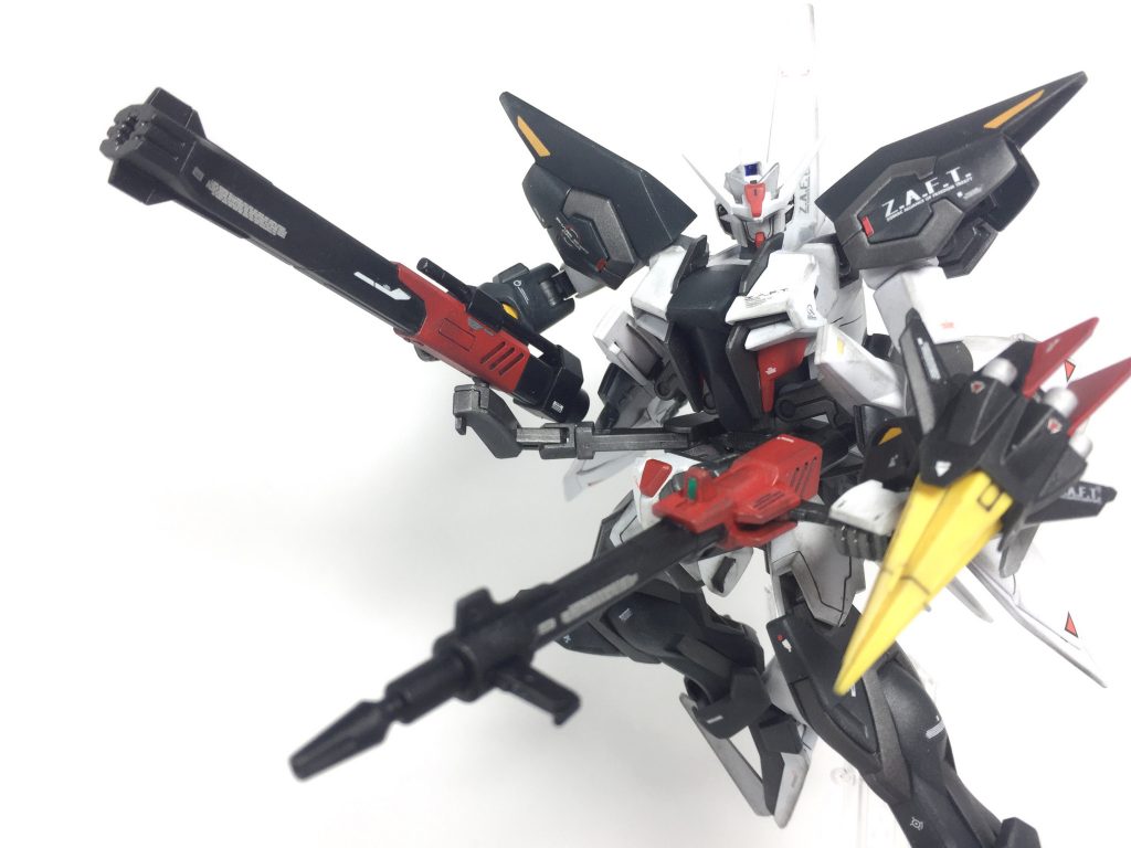 ## 94mm高エネルギー収束火線ライフル&350mmガンランチャーバスターが装備している連結可能の大型火器を採用。取り回しが難しい為、一対一での運用には不向きではあるが対艦や遠距離での使用時には絶大な効果を発揮する。