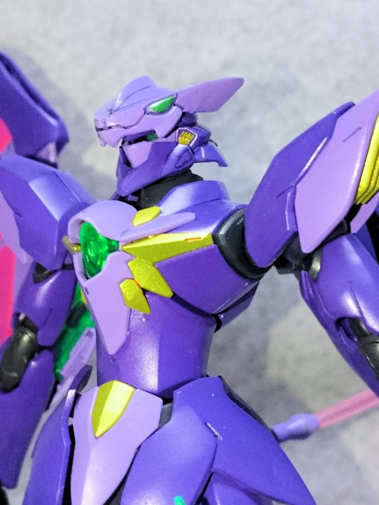 顔アップ
ツインアイです