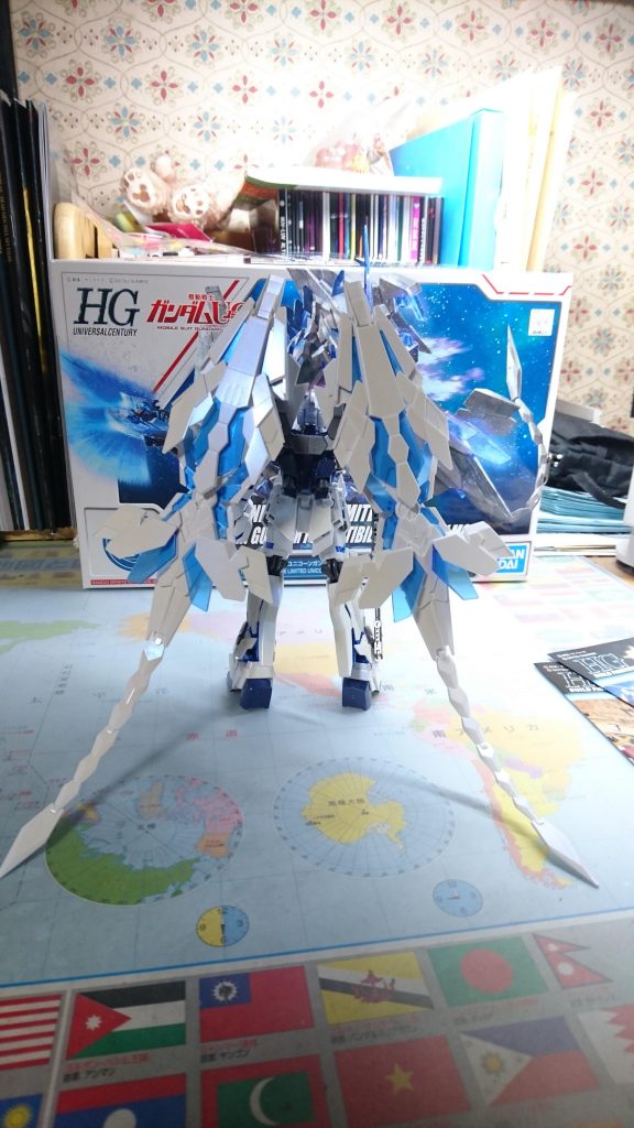 素立ちだと、後ろのアームドアーマーDEが結構重いですがスタビライザーのお陰でどうにか自立化。