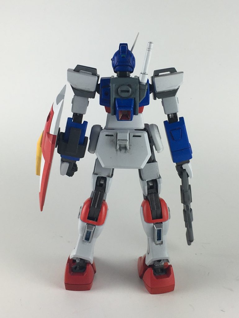 関節部分にはボールデンアームアームズ、腰関節はモンテーロのものを使用しました。関節部分にアーマーをかぶしていく感じで改造していきました。