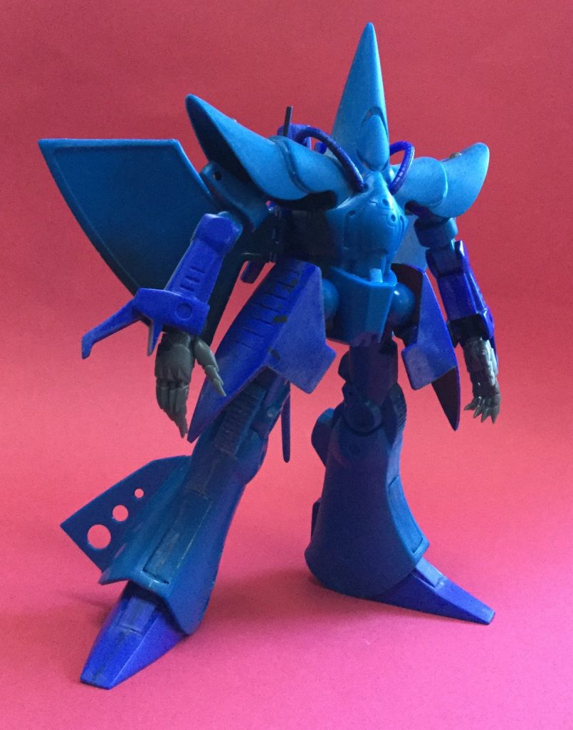 組み立て終わり。手首はサポートパーツに交換。