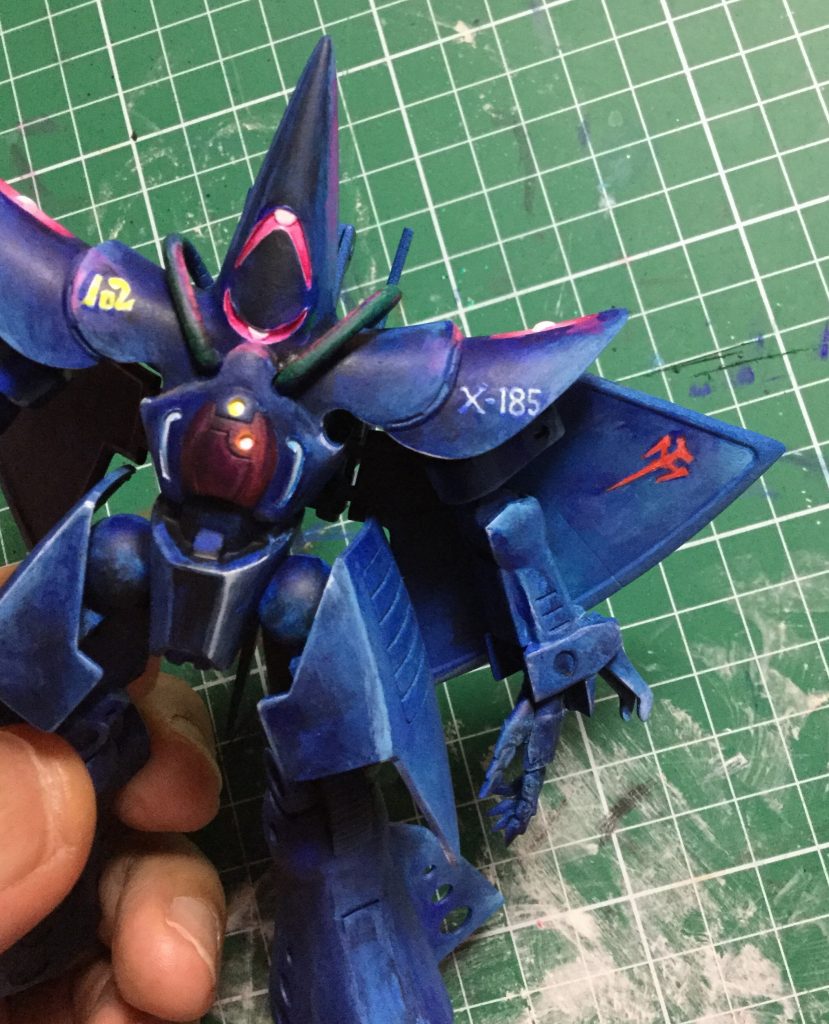 永野護イラストを参考に手描きマーキング