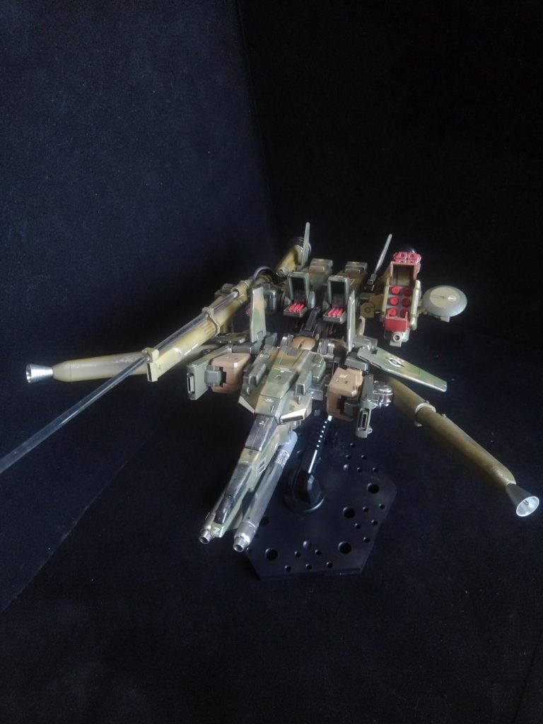 コアトップのプロペラントブースター反転、減速
因みにプロペラントタンクは百均で購入した『鉛筆のキャップ』を繋げた物ですw