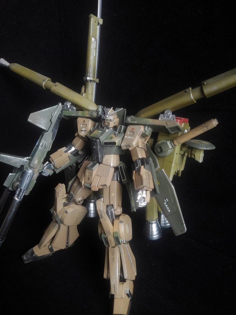 色々とびよんびよん伸びたMS形態( ゚Д゚)ゞ
コアトップ機首下部の増設した方向安定板が見えます
MS時は邪魔そうですねw