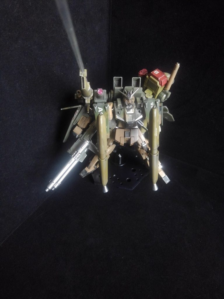 MS突撃形態
プロペラントブースターを同軸に固定し、推力を一方にまとめて突撃