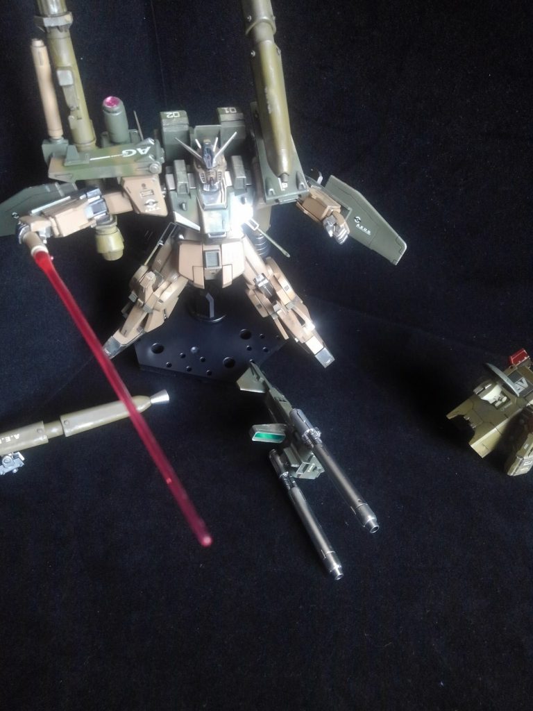 各装備をパージしながら敵機殲滅