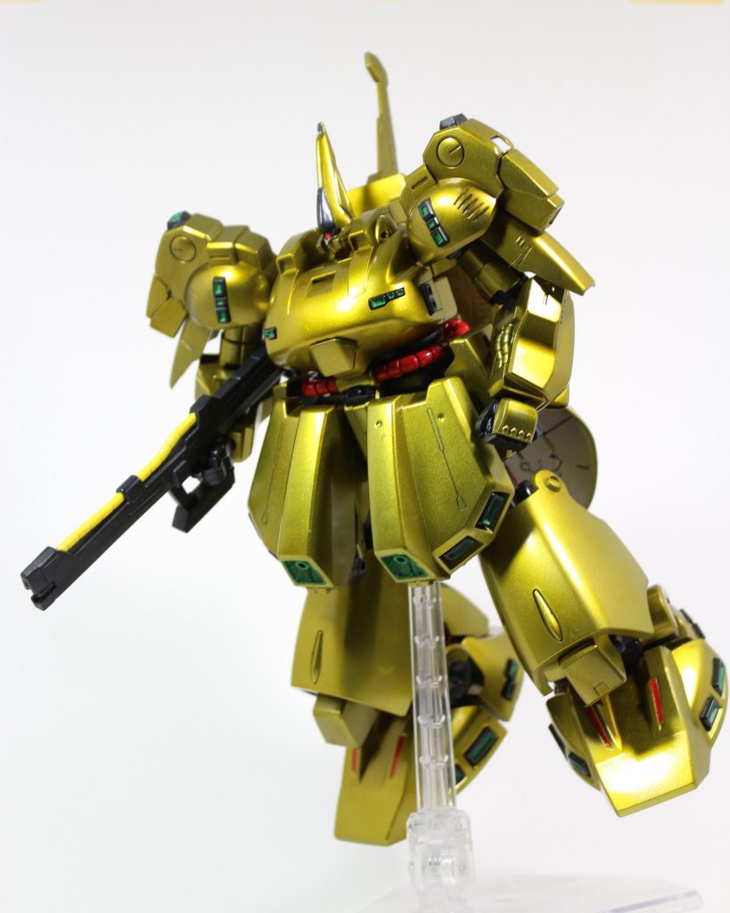 飛んでいる感じで浮かして見ました。