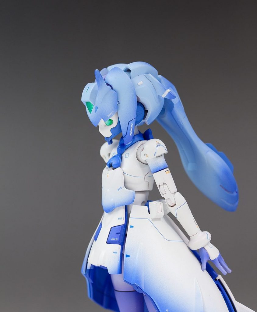 デカールは軽くアクセントが付くぐらい控えめに貼っています。