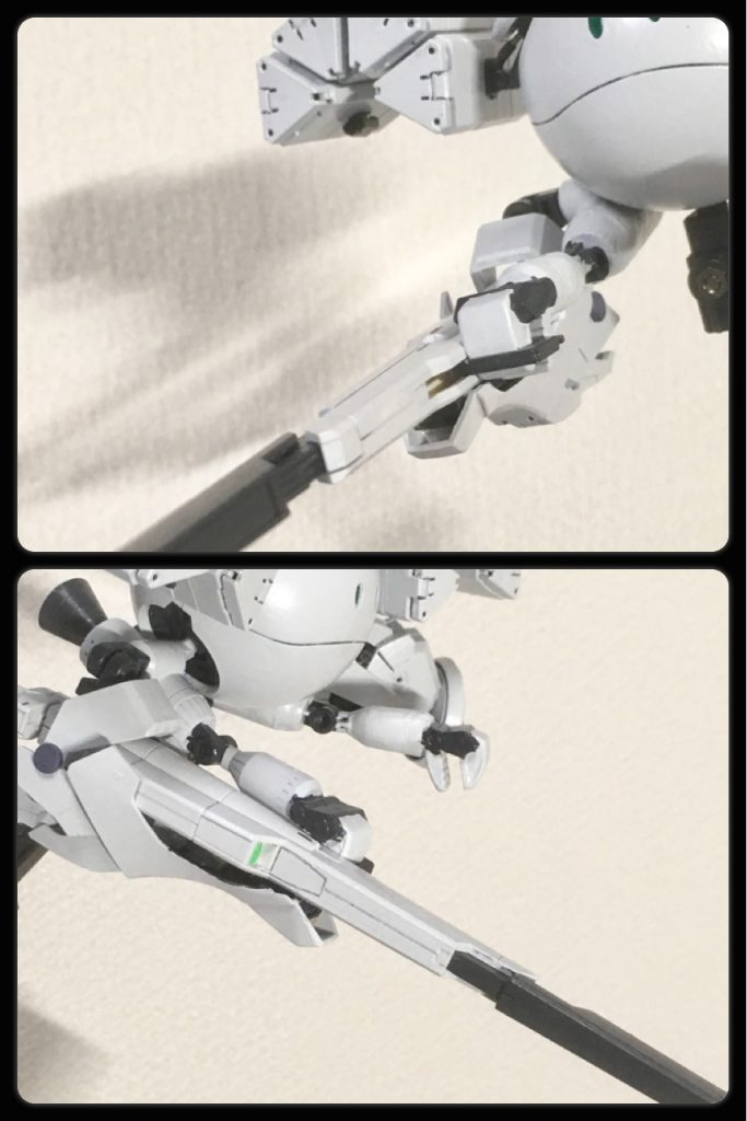 本家デンドロビウムのメガビーム砲をステイメンが手で保持するようにデンハロボウルも持てるんです。
キャノンの角度を90度傾けただけでジャストフィットする位置にアームがきて、うまい具合にグリップを掴めました。