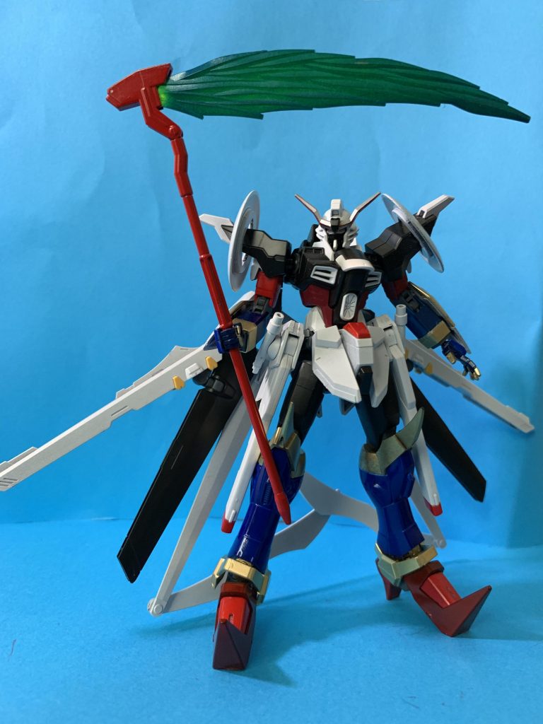 ブラッドサイス。これも機体由来の兵装にエボル要素(ブラッドスタークだけど)が乗っかるカタチに。