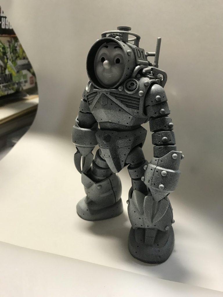 次は白く。その後適当に筆で塗り塗り。傷も付けたりしていきました。