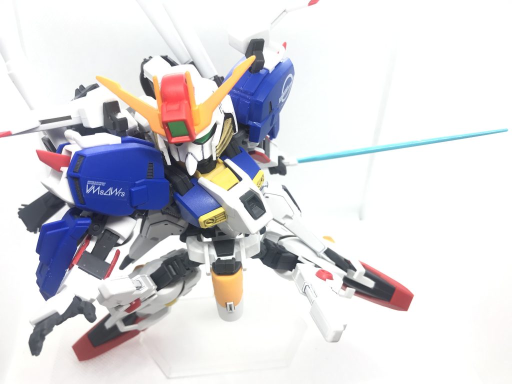 スマートガンが主兵装でごつい機体なんだけど ビームサーベルも似合う