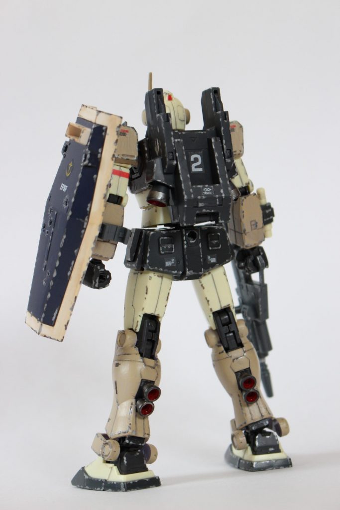 リアビュー
バックパックは陸戦型ガンダムと同じものに換装。
もちろんコンテナを携行できます。