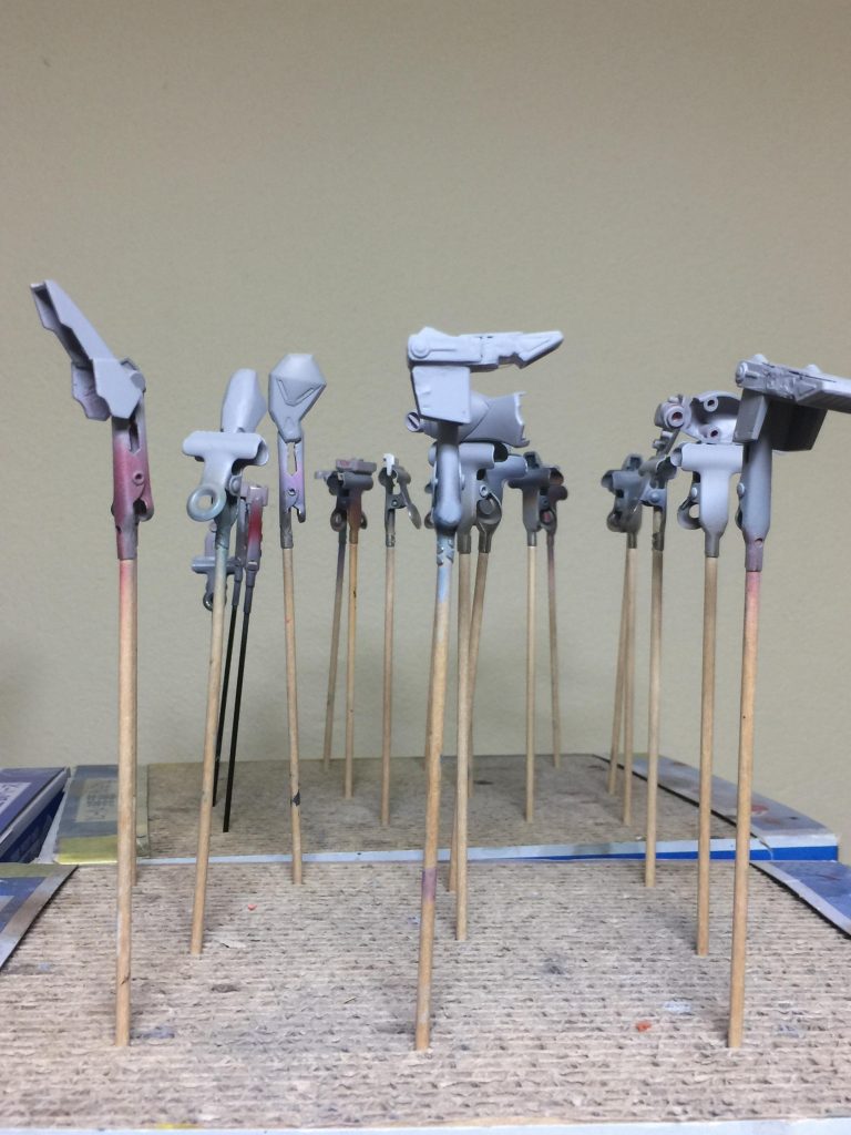 クレオス サーフェイサーを
吹いた 制作工程です。