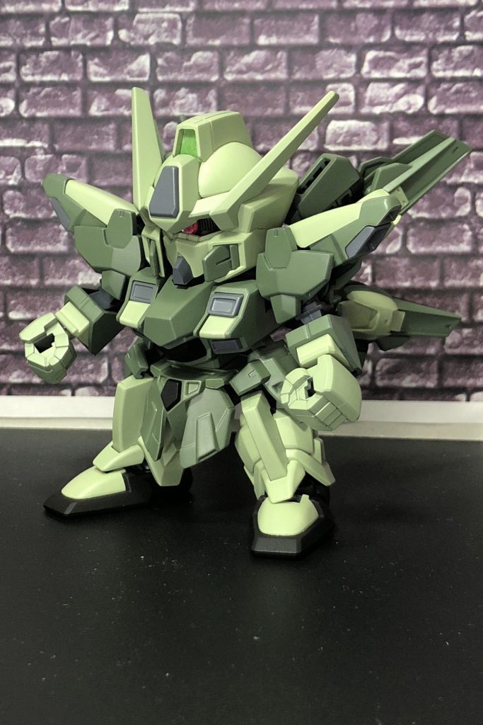 SDフレーム仕様でフロントビュー。モノアイの機体だし、ザクカラーでも良いんじゃないかな？と思いたって製作しました。