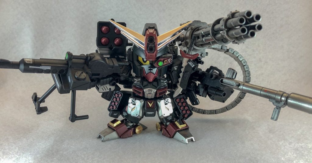 フルバースト形態
ミサイルポッドも追加して派手になるようにしてみました。