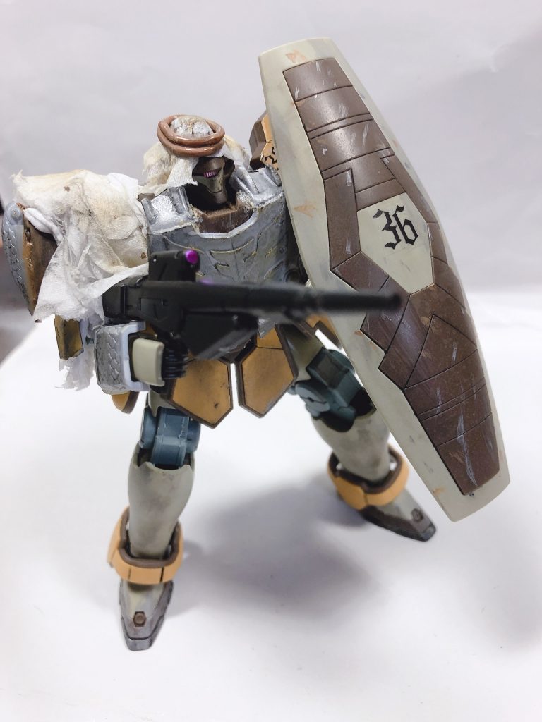 追加装備として胴体の装甲強化としてガンダニュウム合金製の鎧を胴体に追加