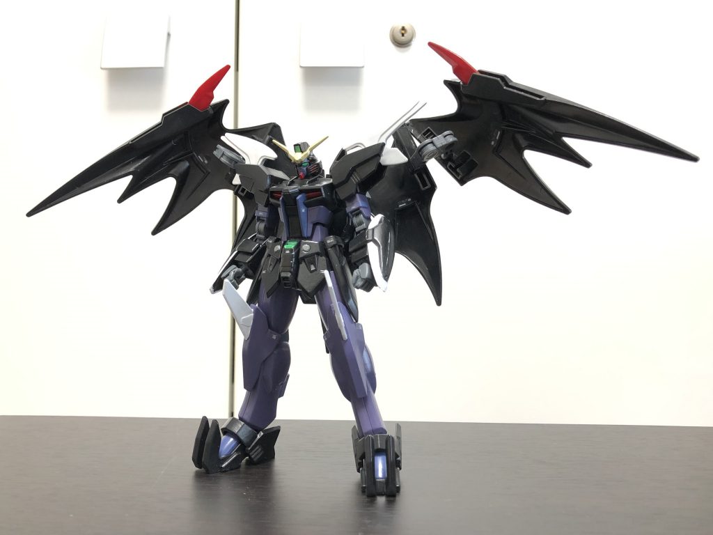 当時ミキシングを始めたころに製作しており、旧HGデスサイズヘルEWを含め、計4機体の贅沢ミキシングにて仕上がっていますσ^_^;