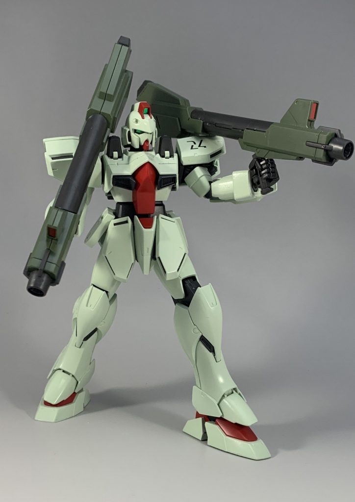 この時期の標準火器が分からず。それでも流石にリガ・ミリティアのビームライフルをそのまま使用してるてのはないよな？
と連邦軍でも使用しているビームバズを選択。
どうせなら旧塗装にした方が似合ってたかな？