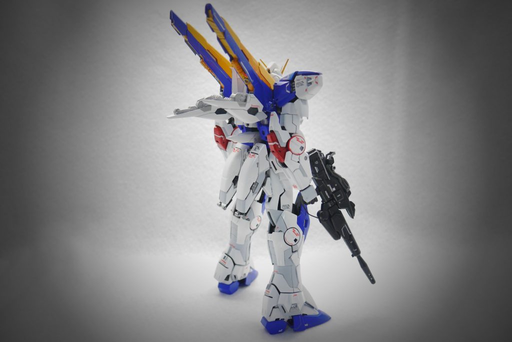 V2–5枚目/制作者：F.N