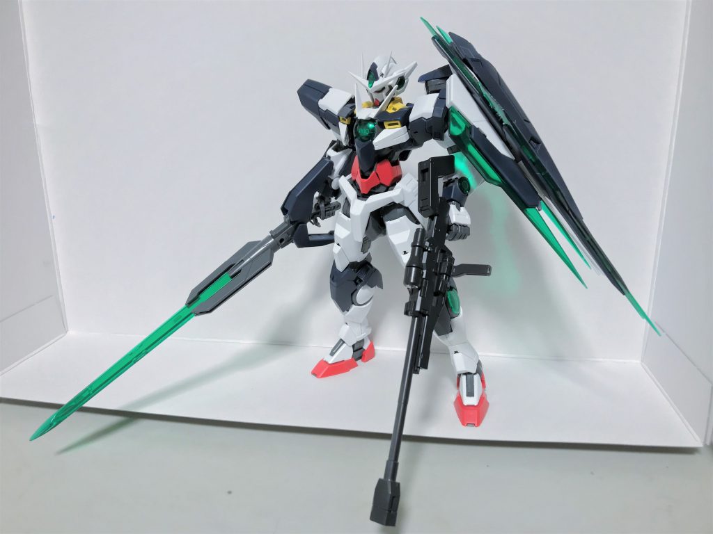 若干ウイングゼロEW版カラーに見えなくもないかもしれません。