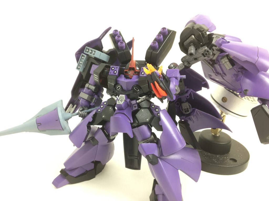 そしてワザワザ左腕をマントで覆い、隠していた秘密兵器はこれだ!
「ゴッドムフィンガー」だ!
言いたかっただけだ!親父ギャグだ!許してくれ!俺ももう30だ!!
マントは重たくて支えがないとカッコよく開かない!