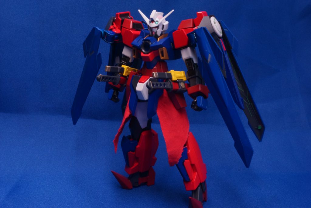 ガンプラ解説、お読みいただきありがとうございますm(_ _)m
正面です。本体青部分は、パープルを吹いてからクリアーブルーを吹いています!缶スプレーです(´▽`)最近参加したサークルの方から教えていただきました(≧▽≦)