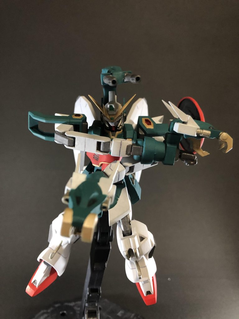 可動関連はキットのままでもこれだけポーズが付けられます。