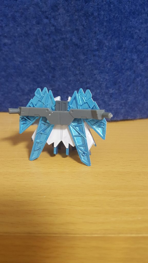 バックパックと合わせてこうなると。
これでアームドアーマーXCとアームドアーマーDEを同時装備することができる