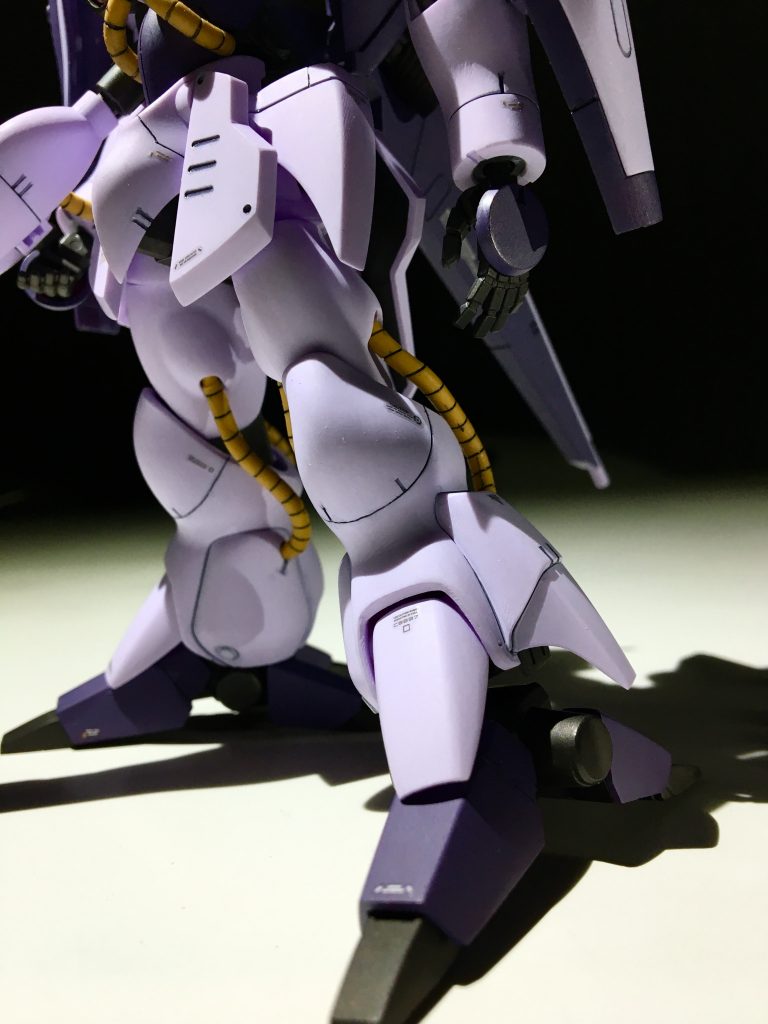 この、モモとヒザのグラマラス感!カッコ良い!(キットが)