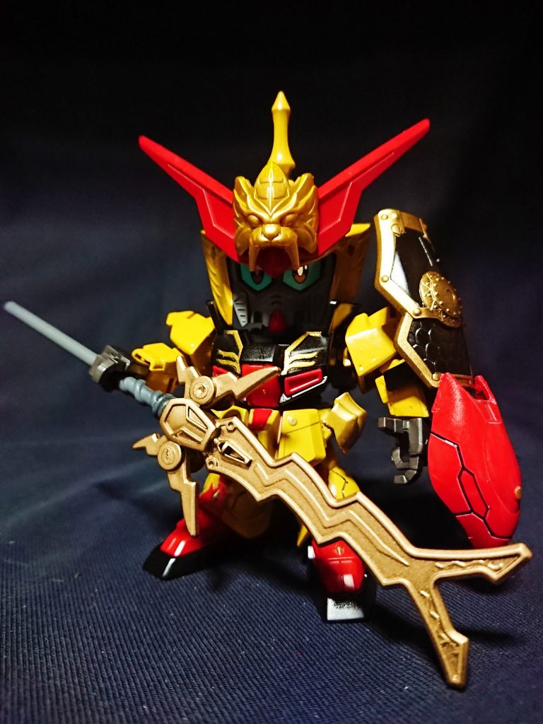 劉邦と夏候嬰の親友で肉屋を営んでいた。砂漠の虎の異名を持つ。背中に装備した大型の包丁 疾風(ハヤテ)と大矛 雷(イカヅチ)は組み合わせ大月像(オオツキガタ)となる。虎暁の化身で項羽の復活に合わせ甦った。