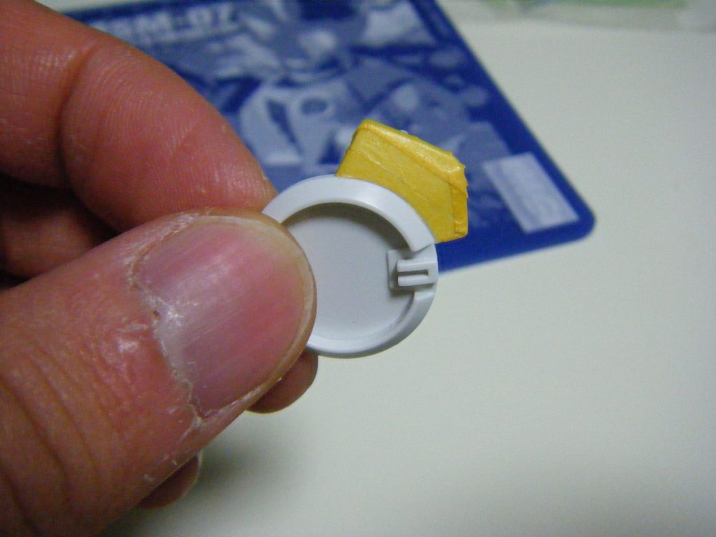 グレーにした部分は独学ながらマスキングテープで色分け処理しました。