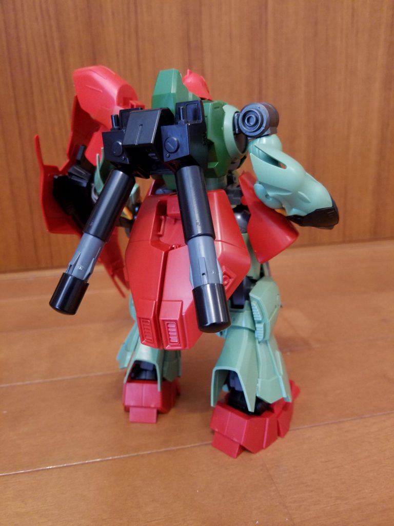 サザビーのタンクが短かったので延長しました。